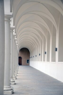 Fototapete Weißer Kreuzgang mit Säulen