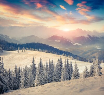 Fototapete Winterliche Berge bei Sonnenuntergang