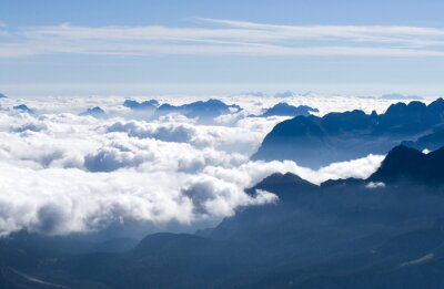 Fototapete Wolken zwischen den Bergen