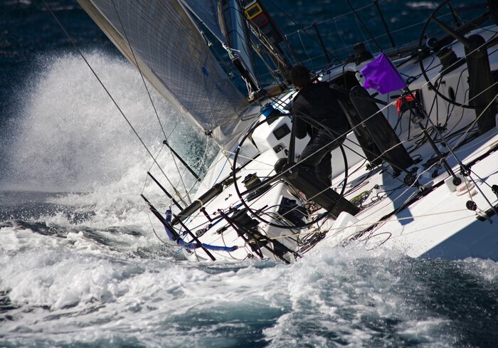 Fototapete Yacht auf rauer See