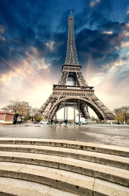 Fototapete Zum Eiffelturm führende Treppe