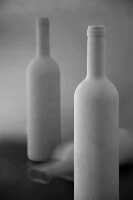 Fototapete Zwei weiße Flaschen