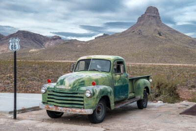 Sticker Altes Auto im Westen auf Route 66 aufgegeben