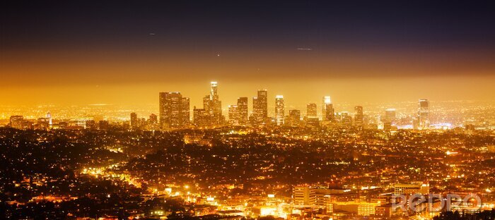 Poster Amerika Skyline von Los Angeles bei Nacht