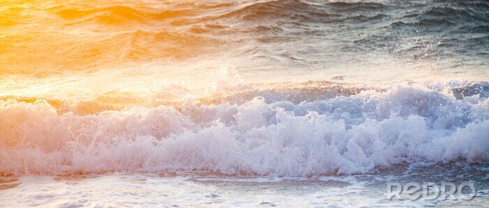 Poster Aufgewühlte Wellen am Strand