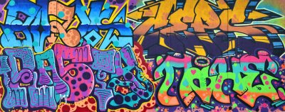 Aufschriften im Graffiti-Stil