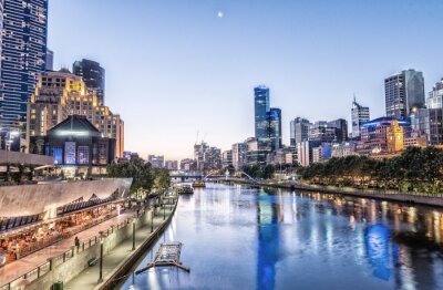 Australische Metropole Melbourne bei Nacht