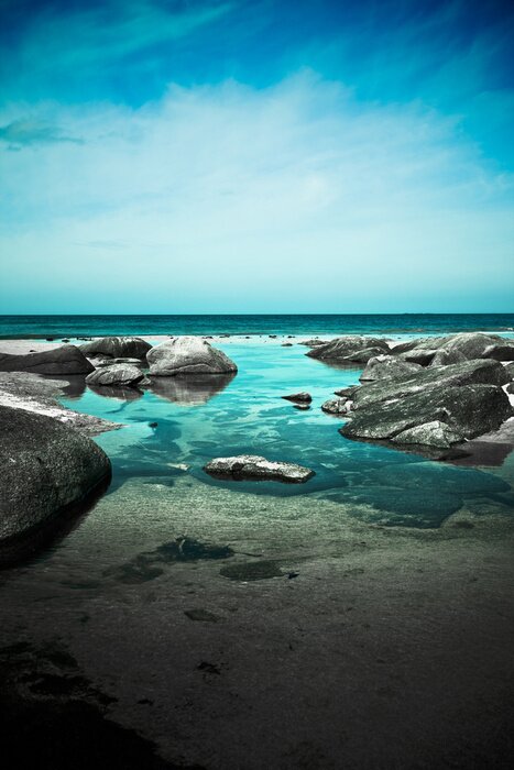 Poster Azurblaues Meer und Felsen