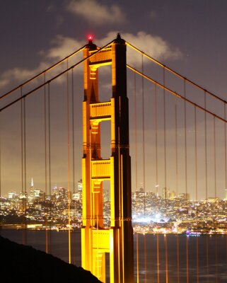 Beleuchtete Golden Gate Bridge