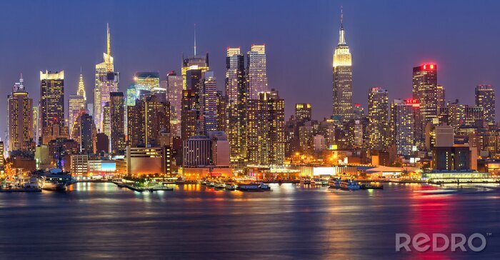 Poster Beleuchtetes Manhattan bei Nacht