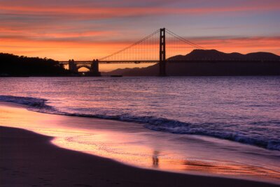 Poster Blick vom Strand auf Golden Gate Bridge