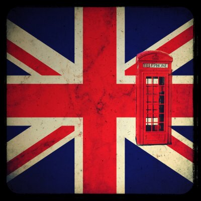 Britische Flagge mit einer Telefonzelle