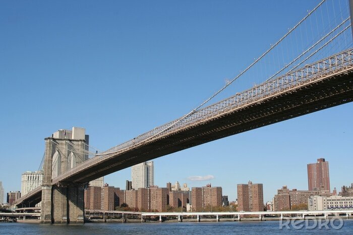 Poster Brooklyn Bridge mit Wolkenkratzern im Hintergrund