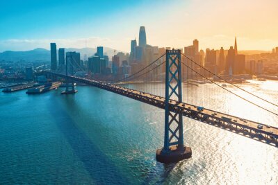 Brücke San Francisco vor dem Hintergrund der Stadt
