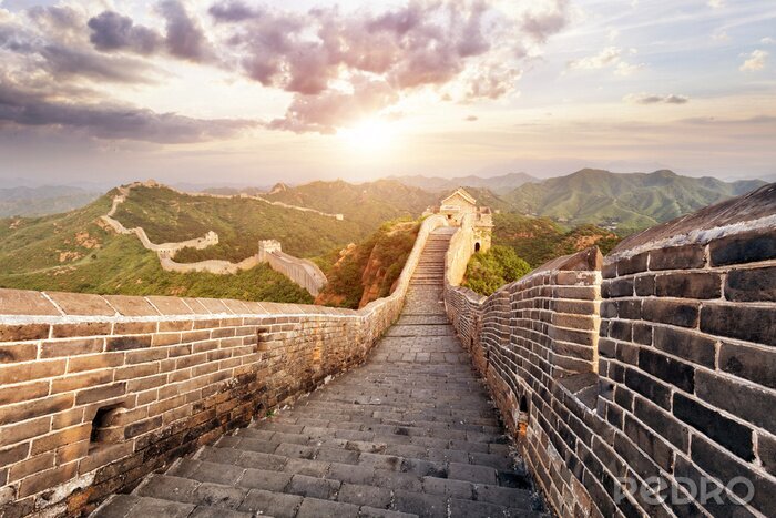 Poster Chinesische Mauer vor dem Hintergrund der Sonne