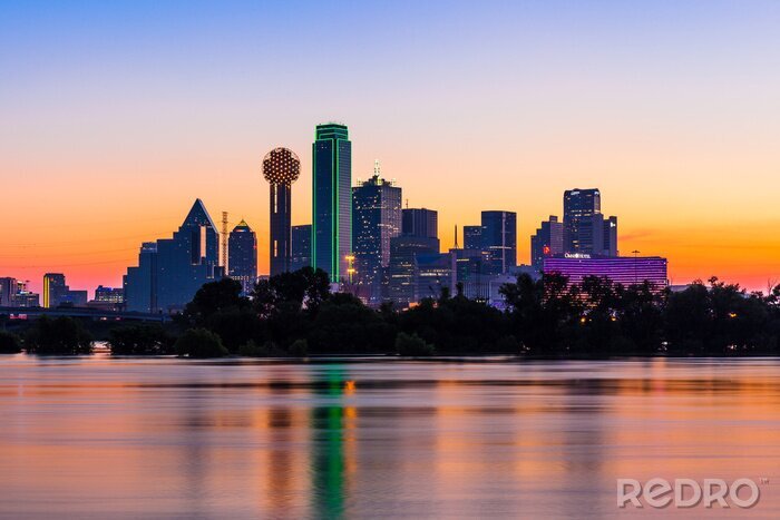 Poster Dallas Panorama des Sonnenaufgangs auf der Wasseroberfläche