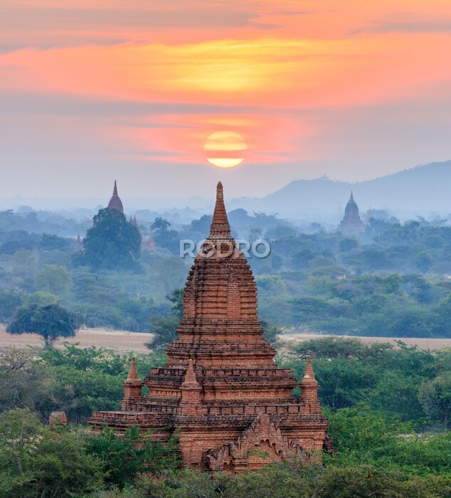 Poster Die untergehende Sonne über Myanmar