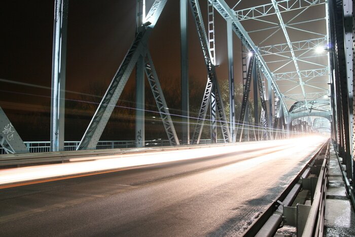 Poster Düstere Brücke mit Beleuchtung