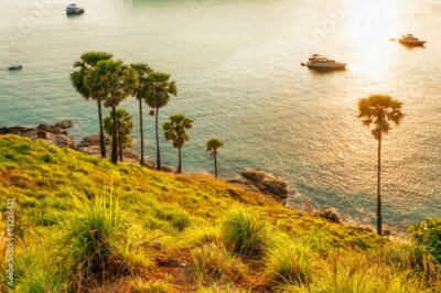 Poster Ein Blick von oben auf die Bucht im Licht der untergehenden Sonne