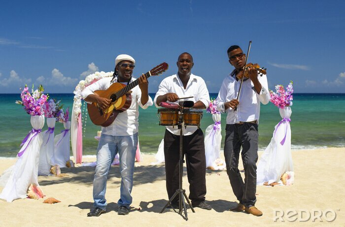 Poster Eine Band spielt am Strand