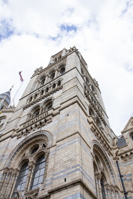 Poster Europa der Turm einer alten Kirche