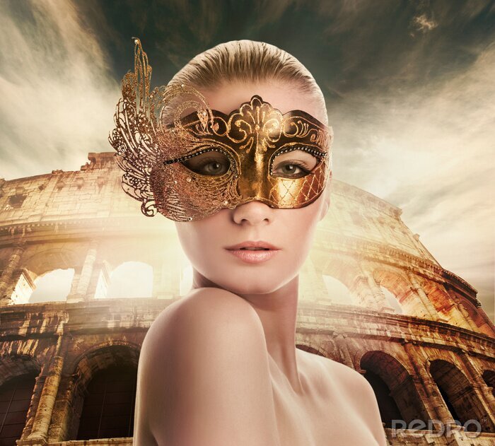 Poster Frau mit Maske im Kolosseum
