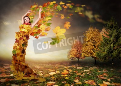 Poster Frau und Herbstblätter
