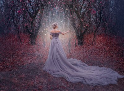 Poster Frau und magische Aura in einem Wald