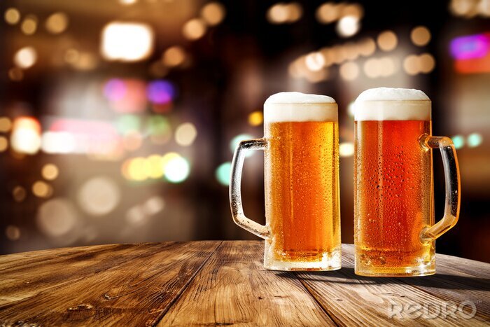 Poster Gekühltes Bier in Krügen