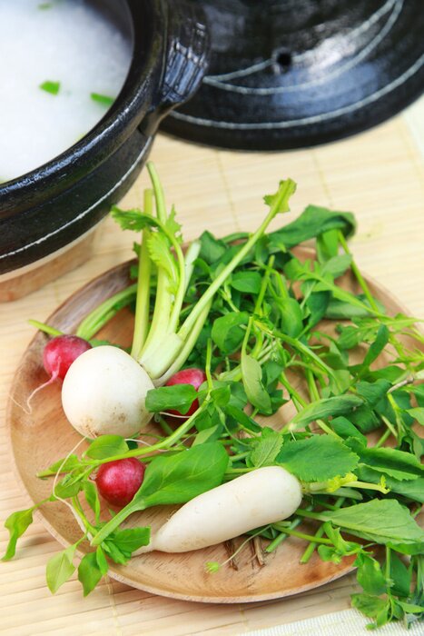Poster Gemüse Radieschen auf einem Teller