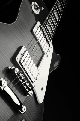 Gitarre in Schwarz und Weiß