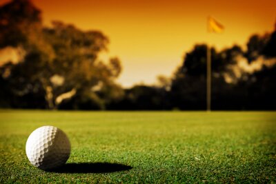 Poster Golfball im Licht
