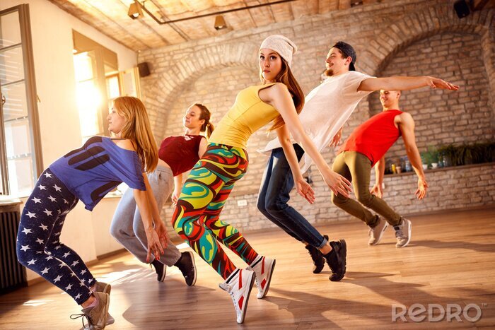 Poster Hip-Hop Tänzerinnen und Tänzer beim Training