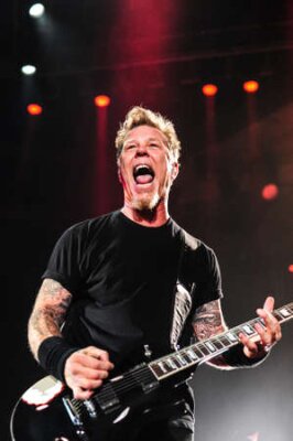 Poster James Hetfield während eines Konzerts