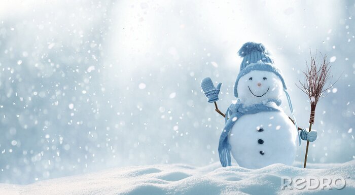 Poster Kleiner Schneemann mit Besen und Mütze