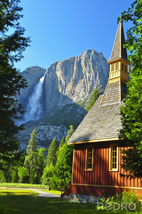 Poster Landschaft mit einer Holzkirche