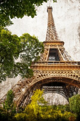 Landschaft mit Pariser Architektur