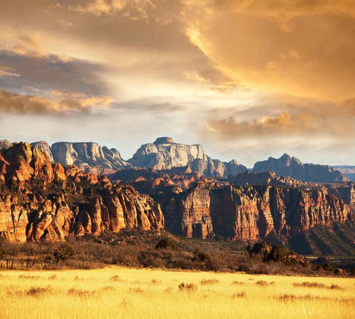 Poster Landschaft mit Steinhügeln