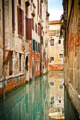 Leerer Wasserkanal in Venedig