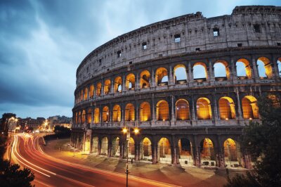 Lichtspiel vor dem Colosseum