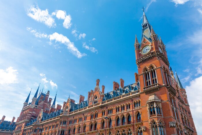 Poster Londoner Bahnhof vor dem Hintergrund des Himmels