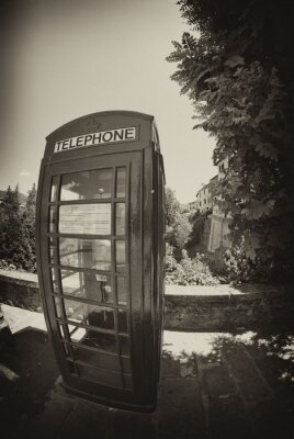 Poster Londoner Telefonzelle in schwarz-weißer Perspektive