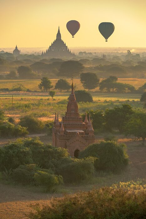 Poster Luftballons am Himmel in Myanmar