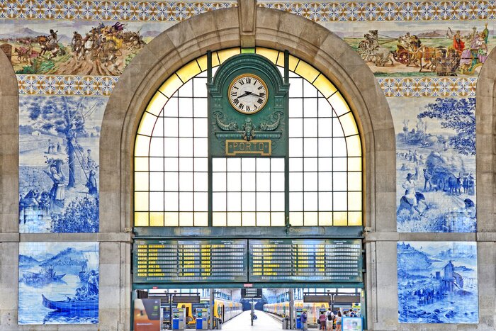 Poster Malerische Wand des Bahnhofs in Porto