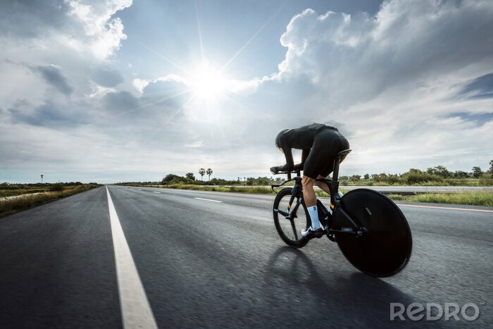 Poster Mann auf dem Profi-Fahrrad