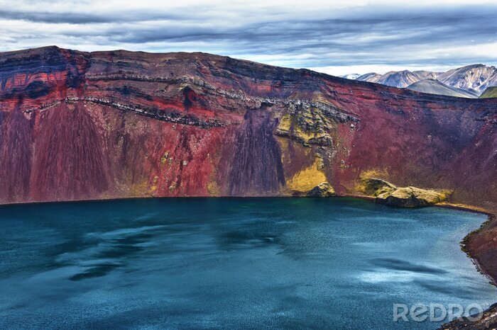Poster Meereslandschaft mit einem felsigen Abhang