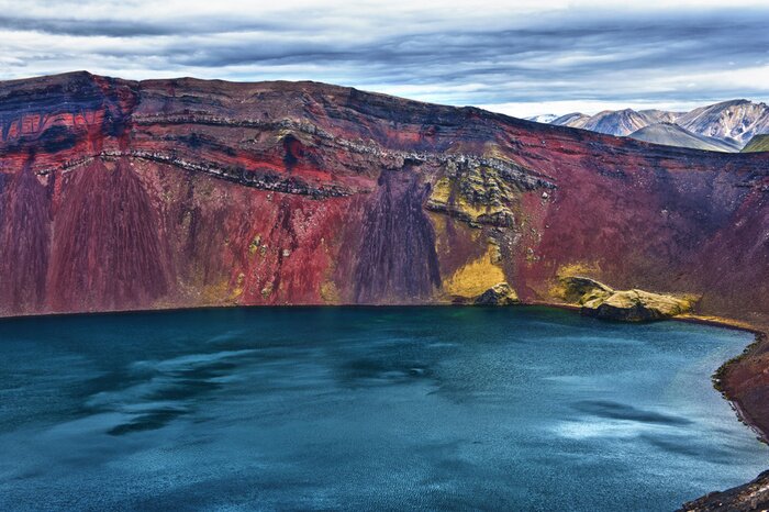 Poster Meereslandschaft mit einem felsigen Abhang