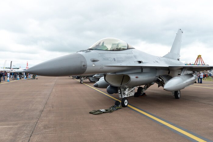 Poster Militärflugzeug auf dem Landeplatz