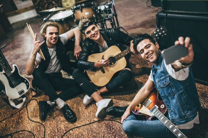 Poster Musiker machen ein Selfie