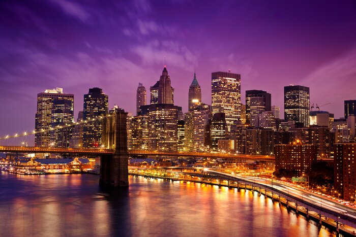 Poster Nachtpanorama von New York mit der Brooklyn Bridge